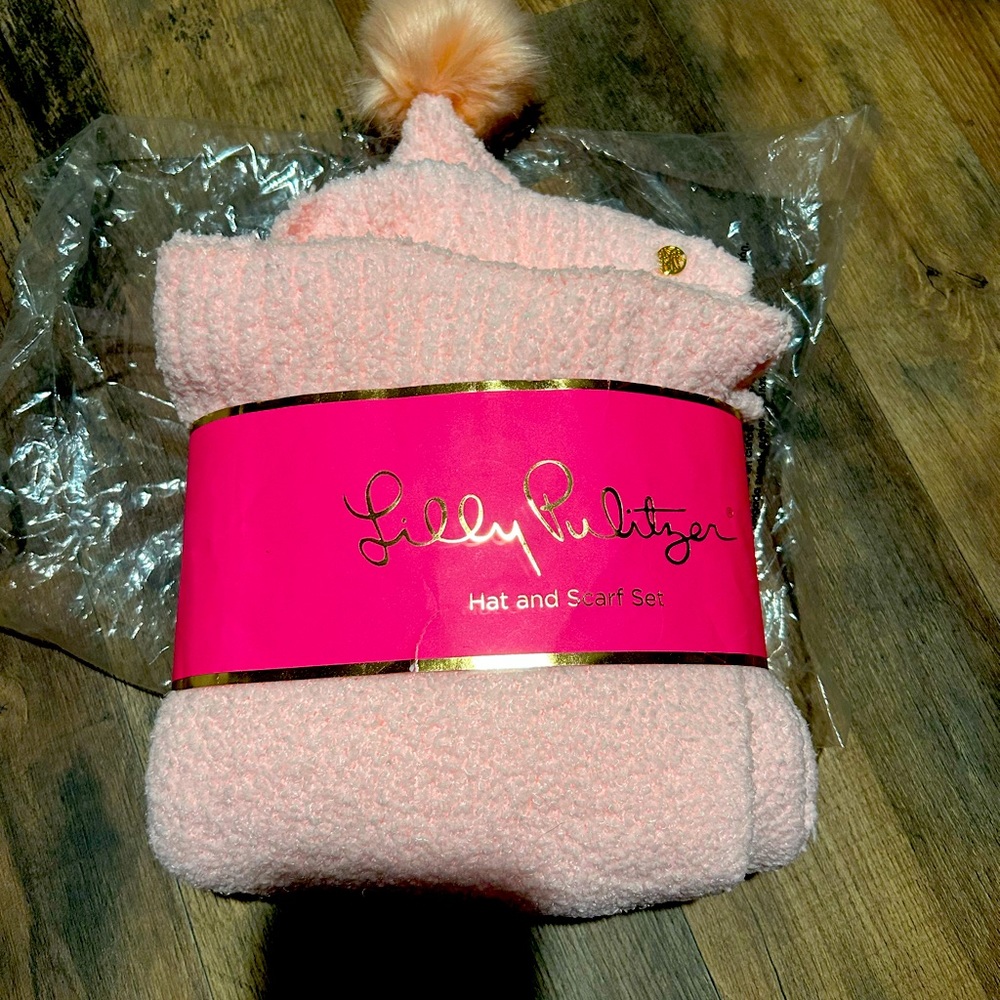 NWT Lilly Pulitzer Frosti Pink Chenille Hat and Scarf Set $98 retail